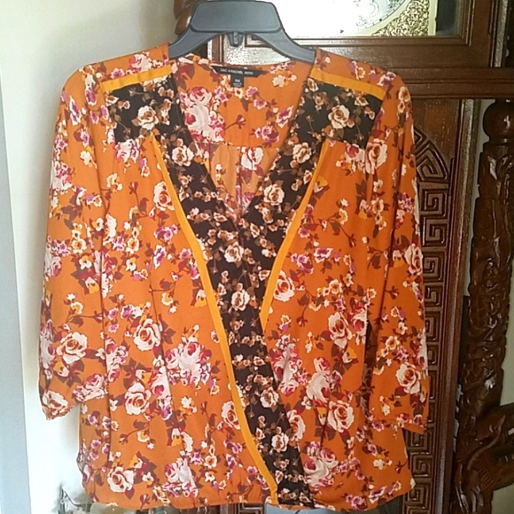 Zac & Rachel, Rust and black top, v-neck, petite - Picture 6 of 8